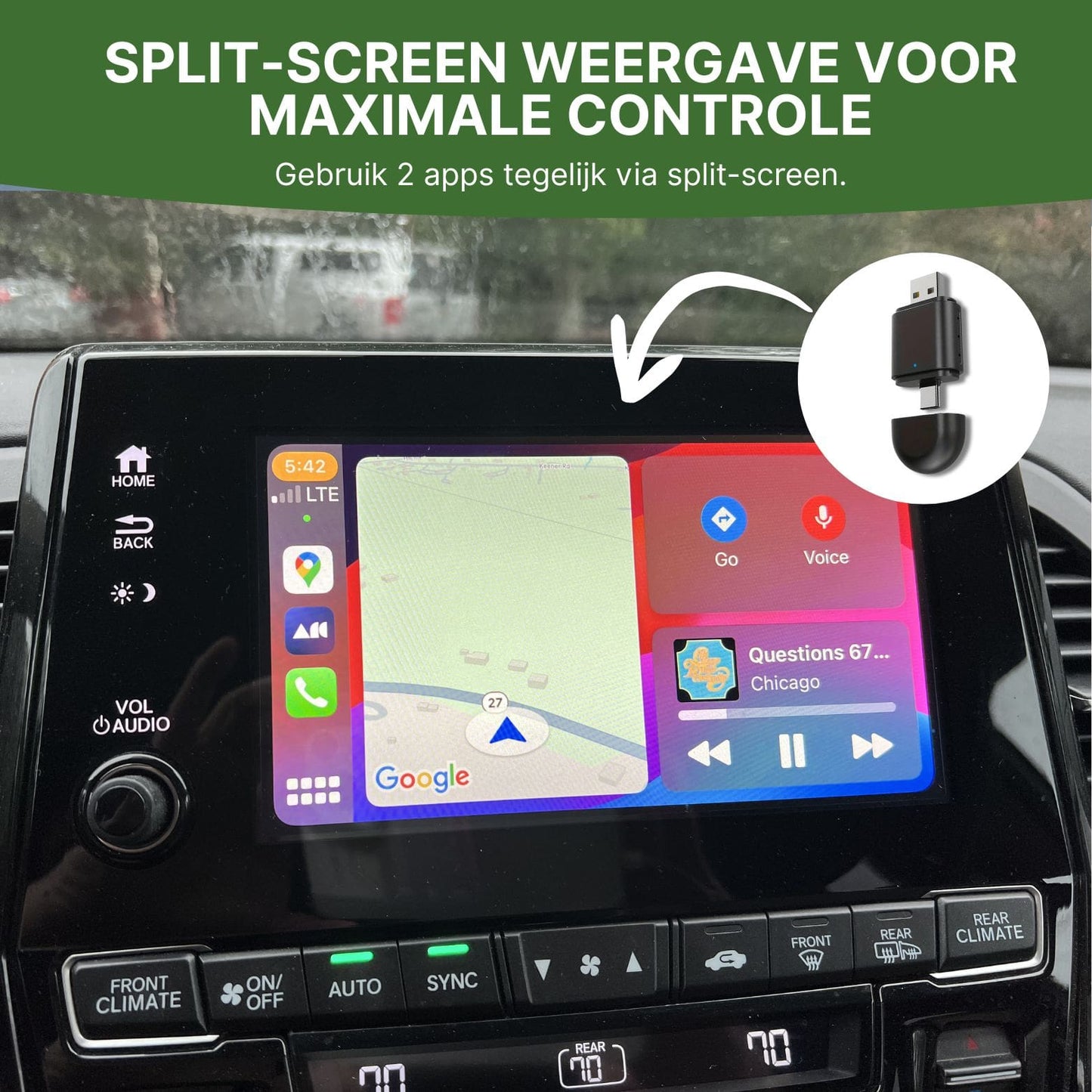 Adaptateur DriveLink connecté à l'affichage de la voiture avec affichage en écran partagé des applications de navigation et de musique